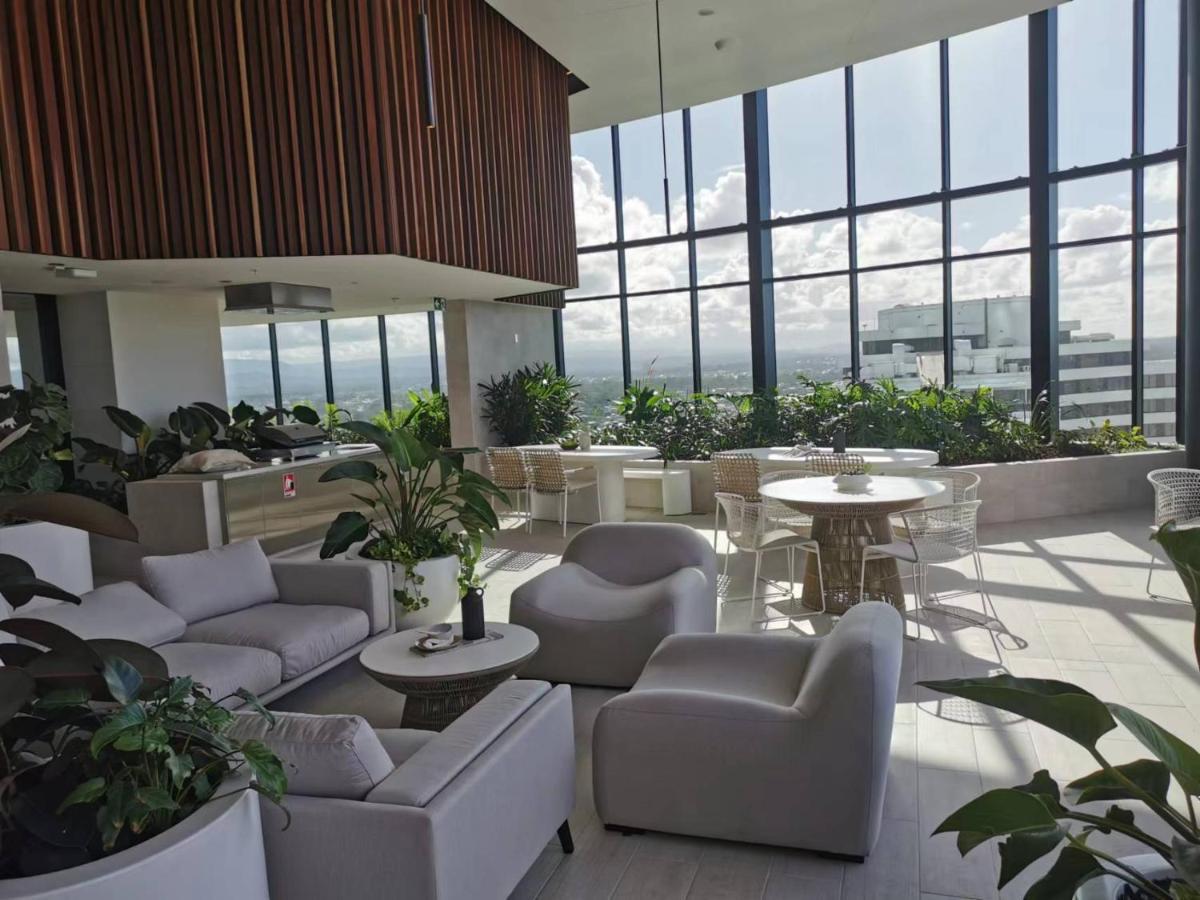 2 Bedroom Luxurious Family Apartment On 40Th Floor With Amazing Ocean Coastline Broadbeach Gold Coast Gc40 Buitenkant foto